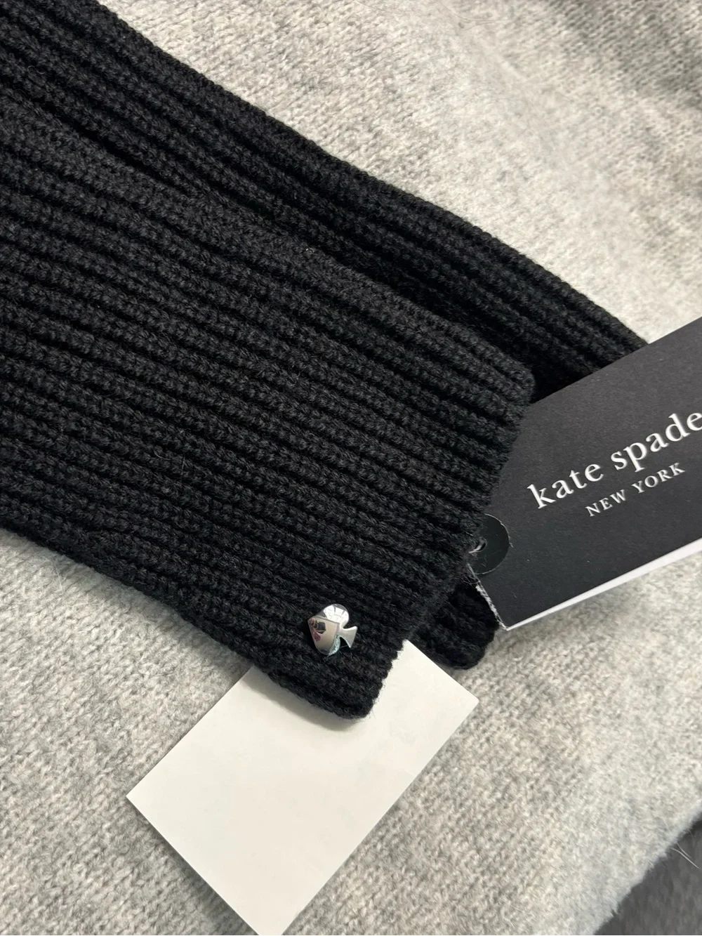 ♠️kate spade♠️ Black Long Ribbed Knit Touchscreen Gloves silver spade logo